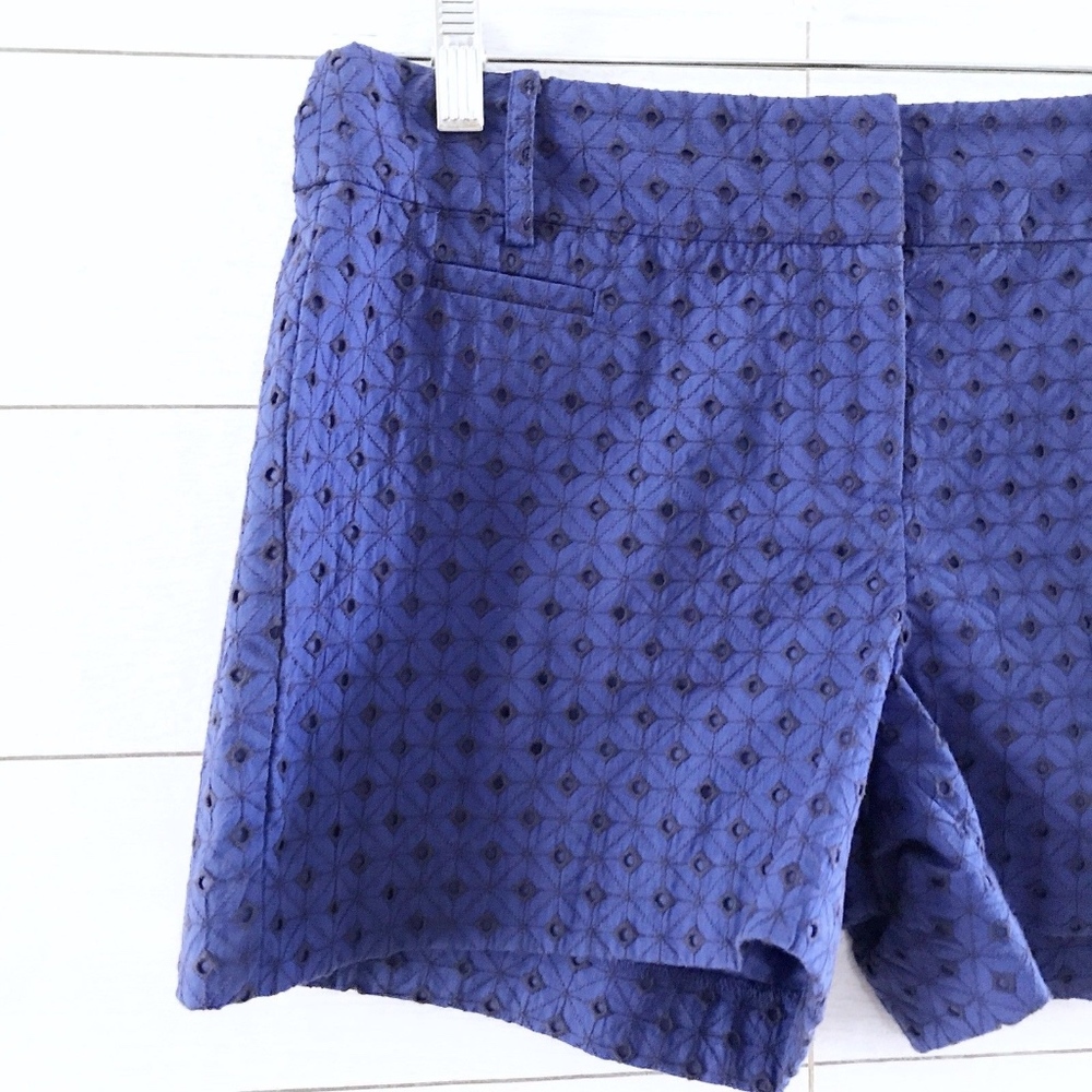 ❌SOLD❌ Ann Taylor LOFT Blue Black Eyelet Shorts - Picture 2 of 7